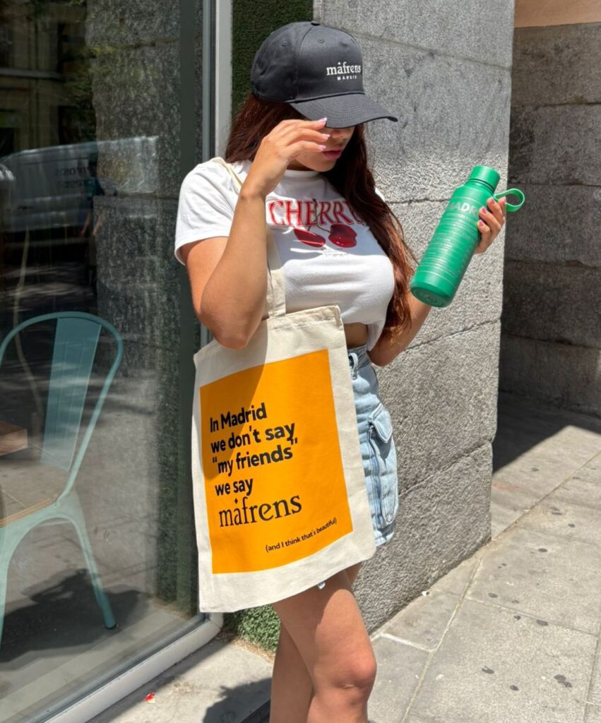 Merchandising-Tote-Bags-02